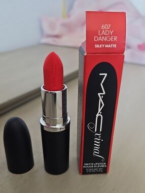 MAC M•A•Cximal Silky Matte Lipstick in Lady Danger NIB